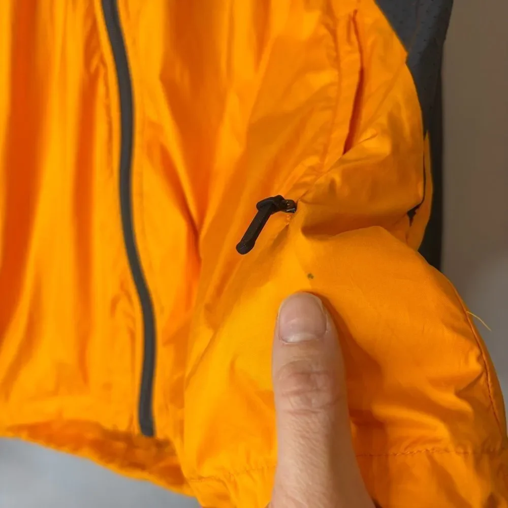 Craft Mens Running Jacket Windbreaker in Charcoal and Bright Orange size Medium